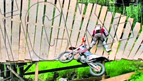 Fara talismanul sau norocos, Dani Otil a pierdut concursul de enduro