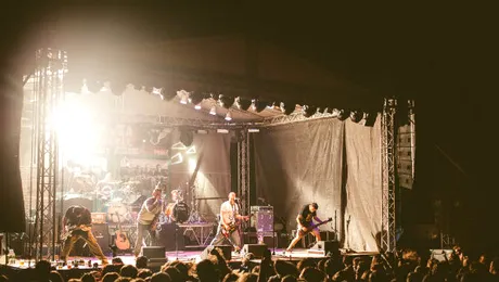 Trupa Luna Amară, primul concert din Bucureşti pe 2015!