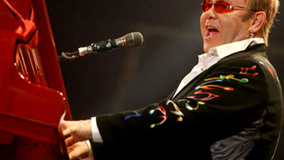 Sir Elton John canta cu intarziere in Romania si Bulgaria