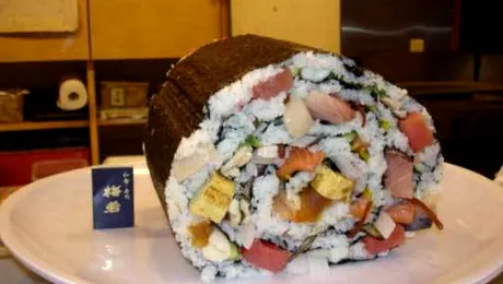 Cel mai mare sushi din lume cantareste 6 kilograme (Video)