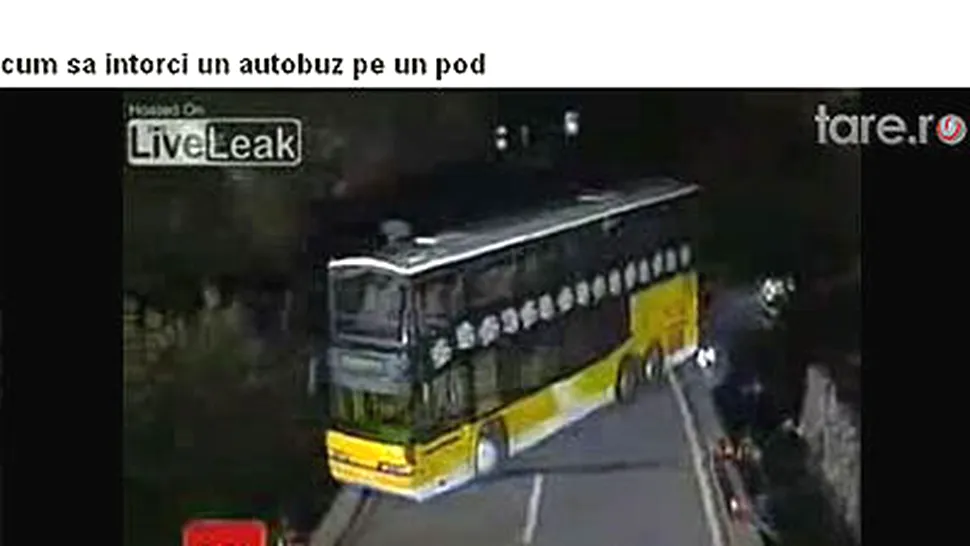 Vezi cum se intoarce un autobuz mare pe un pod mic! (Video)