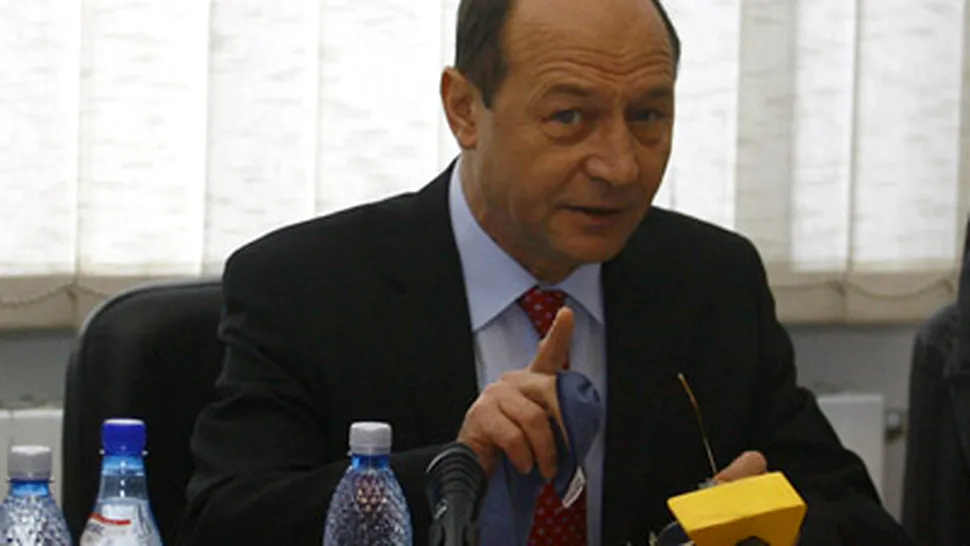 Traian Basescu si-a anuntat candidatura la Presedintie
