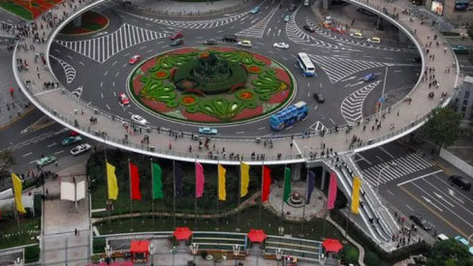 Podul pietonal circular din China (Poze)