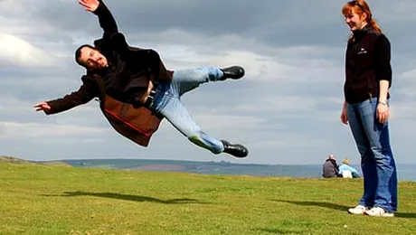 Barbatul-pasare demonstreaza live ca poate zbura (VIDEO)