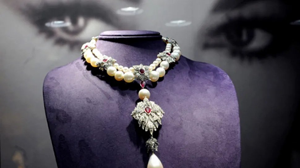 RECORD: Bijuteriile lui Elizabeth Taylor au fost vandute pentru 115.9 milioane $