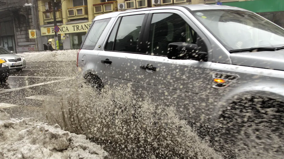 Astazi in Bucuresti: Inundatii, blocaje, nervi si soferi nesimtiti! (Poze exclusive)