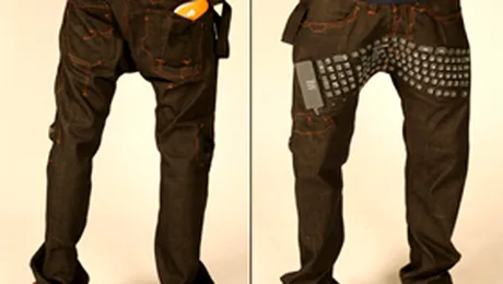 Cu tastatura intre picioare