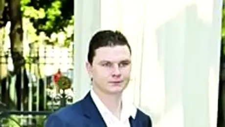 Monica nu are noroc la soferi!