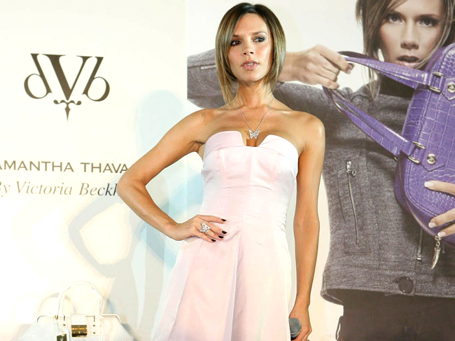 Victoria Beckham a lansat o colectie de rochii extravagante