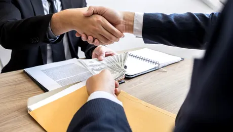 10 Metode Simple și Eficiente de a Economisi Bani în Fiecare Lună (P)