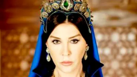 Cum arată actriţa Nebahat Çehre la 70 de ani (FOTO)