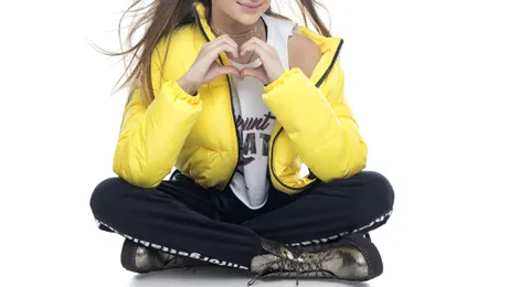 O artistă de la noi, aproape sufocată de fani în timpul unul concert! – FOTO&VIDEO