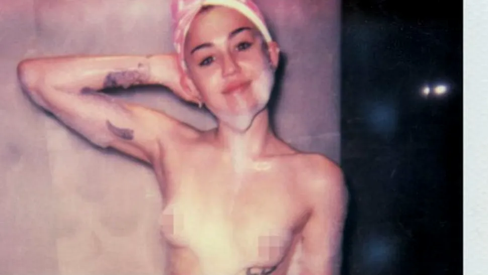 

O publicaţie a postat poze compromiţătoare cu Miley Cyrus! Ce face aceasta în intimitate e...