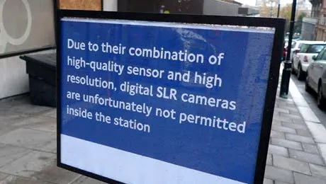 Anglia a interzis DSLR-urile intr-o statie de metrou
