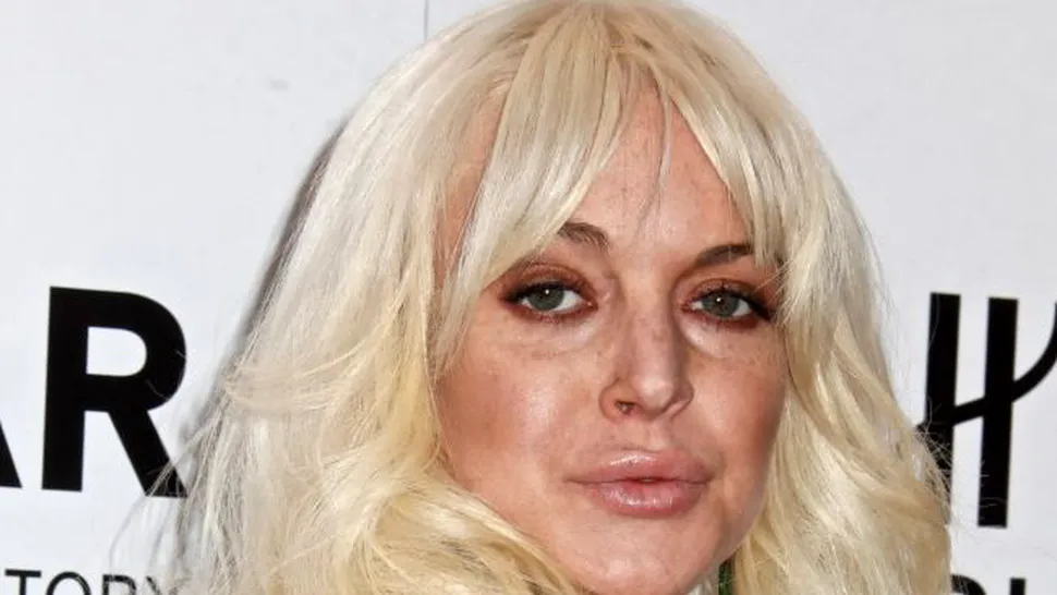 Lindsay Lohan arată ca la 50 de ani