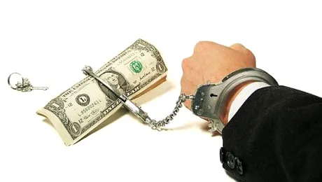 Dobanzile la credite, in coada de peste