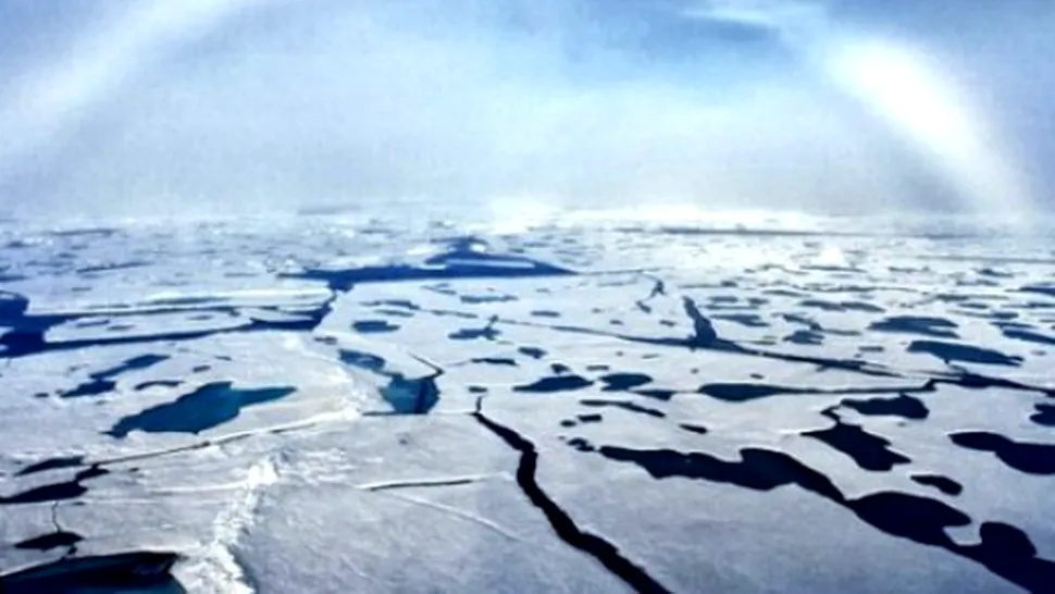 Poza zilei: Curcubeul alb de la Polul Nord