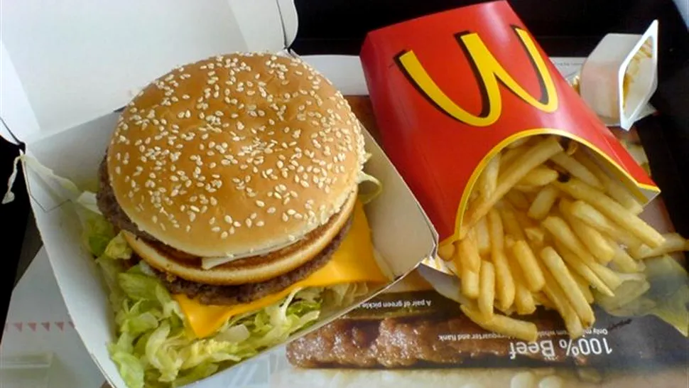 A slăbit 17 kilograme mâncând trei luni doar de la McDonald's
