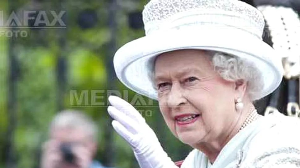 Ce ține în poșetă Regina Elisabeta a -II-a a Marii Britanii