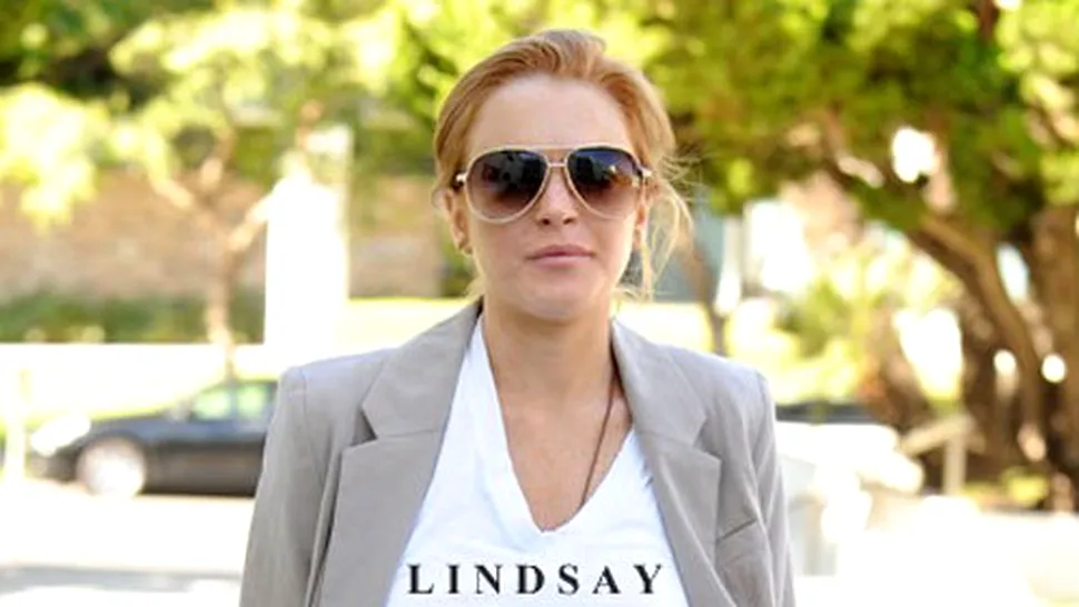Lindsay Lohan renunta la numele de familie
