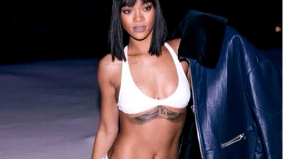 Rihanna nu mai arată aşa! S-a îngrăşat vizibil! Ce 