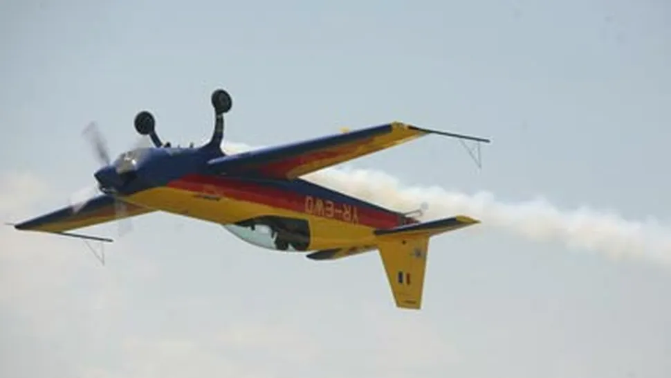 Demonstratie aeronautica de Ziua Internationala a Copiilor