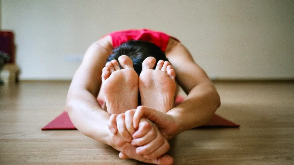 Yoga şi meditaţie pentru a face faţă anxietăţii coronavirusului