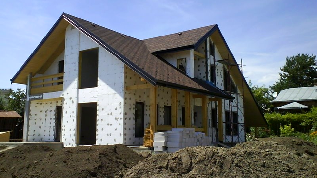 Case aflate in constructie, o imagine din ce in ce mai rara in Romania