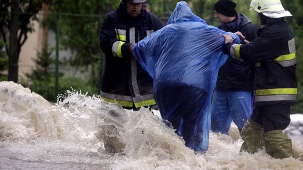 Mii de sinistrati in Ungaria, din cauza inundatiilor