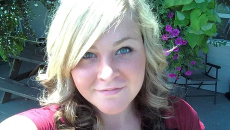 O adolescentă a murit în timp ce conducea și scria pe Facebook