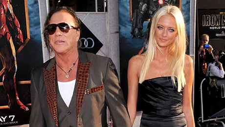 Mickey Rourke se menține în formă pentru o rusoaică de 27 de ani
