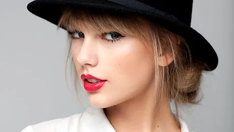 Taylor Swift, marea câştigătoare la MTV VMA 2015, într-o gală dominată de Kanye West şi Miley Cyrus