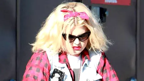 Ce caraghioasa e Kelly Osbourne imbracata ca Madonna