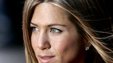 Jennifer Aniston sufera din cauza Angelinei