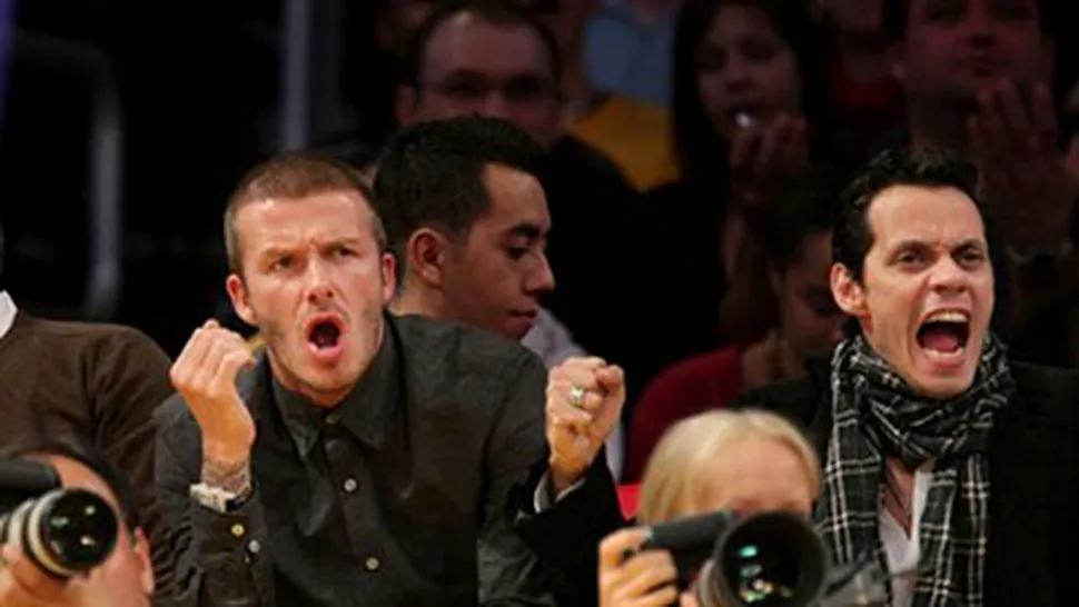 David Beckham face gesturi indecente