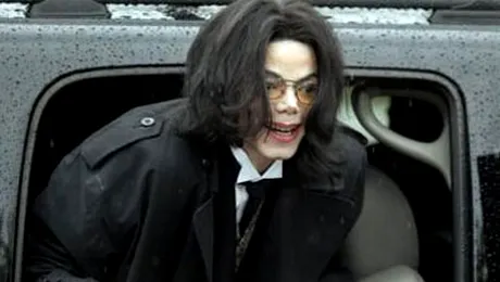 Michael Jackson nu era singur in duba de la morga! (VIDEO)