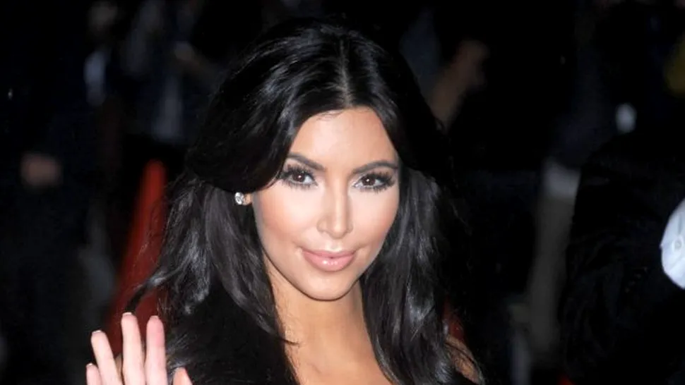 Kim Kardashian, la un pas de a fi agresată de un fan insistent