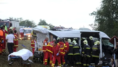 Trei români morți și 18 răniți într-un accident din Ungaria