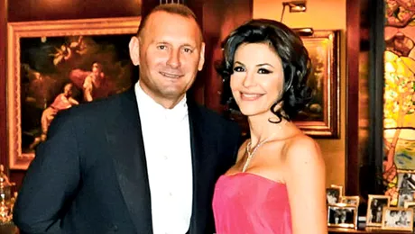 Ce familie frumoasă are Viorel Cataramă! – Imagini din reşedinţa lor de la Snagov