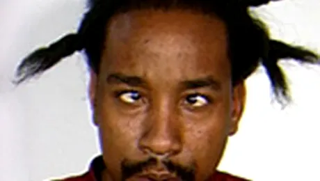 I-a furat poseta apoi i-a lins degetele