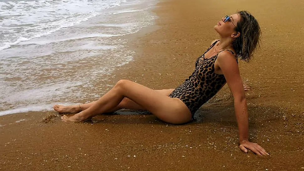 Gina Pistol, impecabilă în costum de baie, la Oceanul Indian - FOTO
