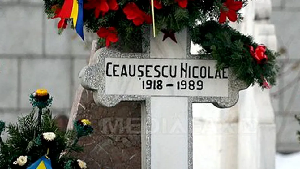 Sotii Nicolae si Elena Ceausescu, deshumati astazi