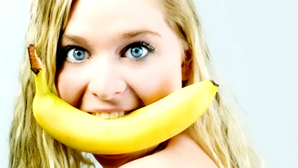 Albește-ți dinții cu coji de banane și portocale!