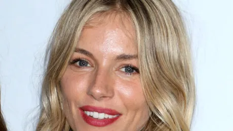 5 motive pentru care să foloseşti uleiul pentru păr