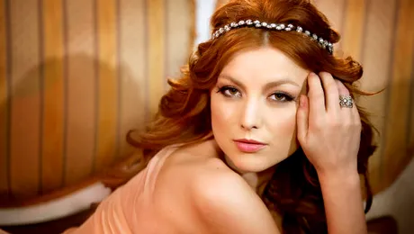 Elena Gheorghe va purta două rochii de mireasă