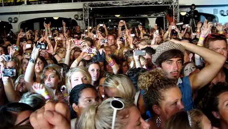 Ibiza: Zece oameni injunghiati fara motiv, pe strada