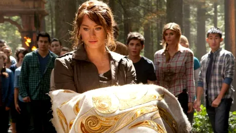 Percy Jackson: Sea of Monsters (trailer)