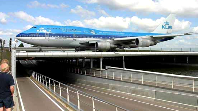 Aeroportul Schiphol, Amsterdam