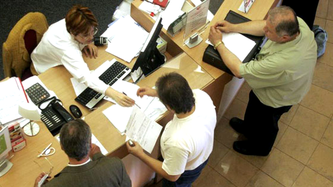 Credite cu 10% mai mici pentru cei platiti in lei