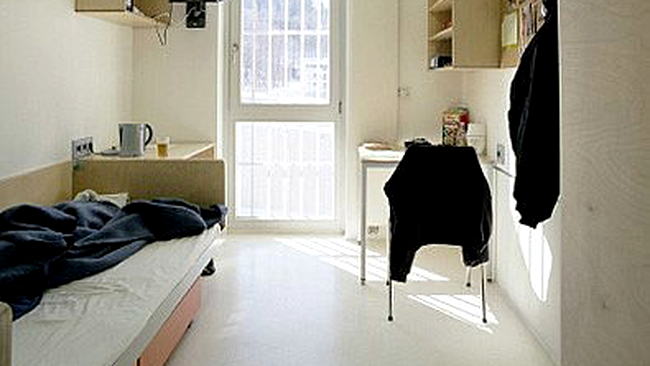 camera detinut inchisoare de cinci stele